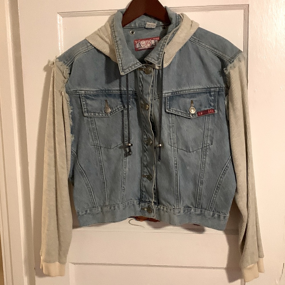Women's L Denim Jacket w/removable hood by In Blue
